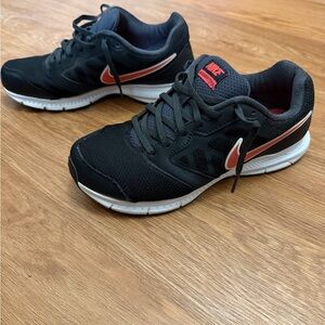 Nike Women’s Black and Pink Athletic Shoes